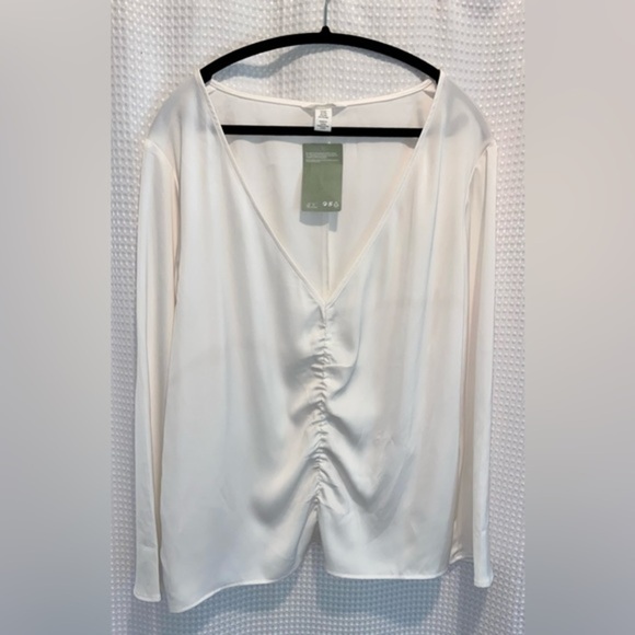 Women’s H&M long sleeved gathered front silky white top size XXL NWT‎ - Picture 2 of 10